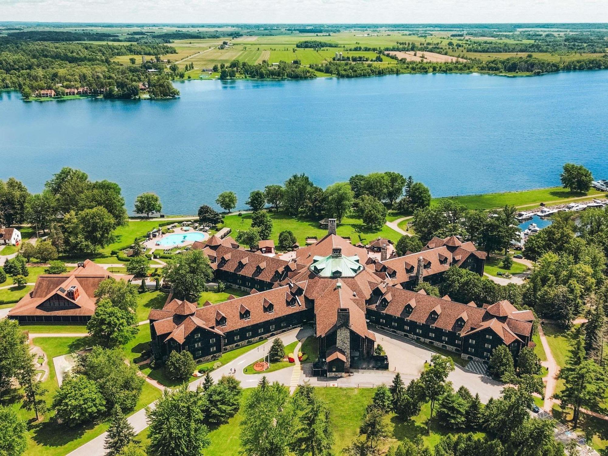 Fairmont Le Chateau Montebello Exterior foto